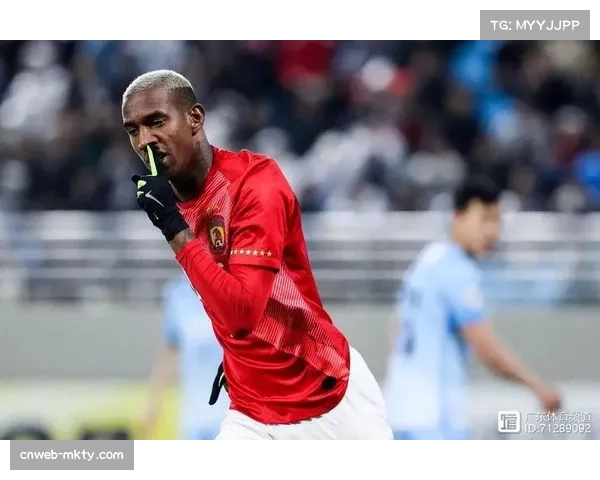 雷恩中场核心杜埃因伤赛季报销，球队进攻组织受重大影响